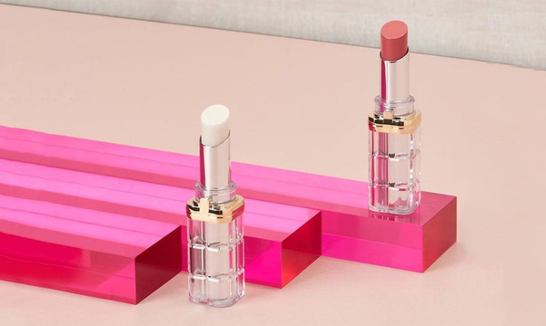 Escoge entre todos los tonos disponibles de Glow Paradise Balm y lúcelos solos o sobre otros labiales de color. Este 2 en 1 de labial y bálsamo ha llegado para cuidar nuestros labios y cubrirlos de tonos brillantes de acabado natural.